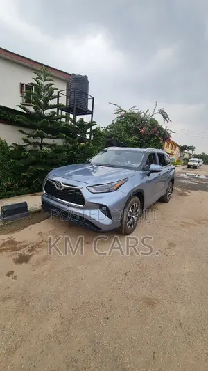 Toyota Highlander XLE AWD 2024 Blue