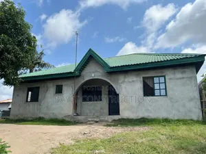 3bdrm Bungalow in Mtn, Badagry / Badagry for sale