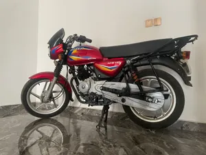 New Bajaj Boxer 125 2025 Red