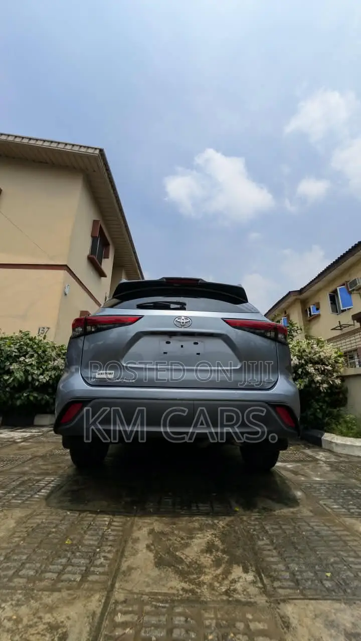 Toyota Highlander XLE AWD 2020 Blue
