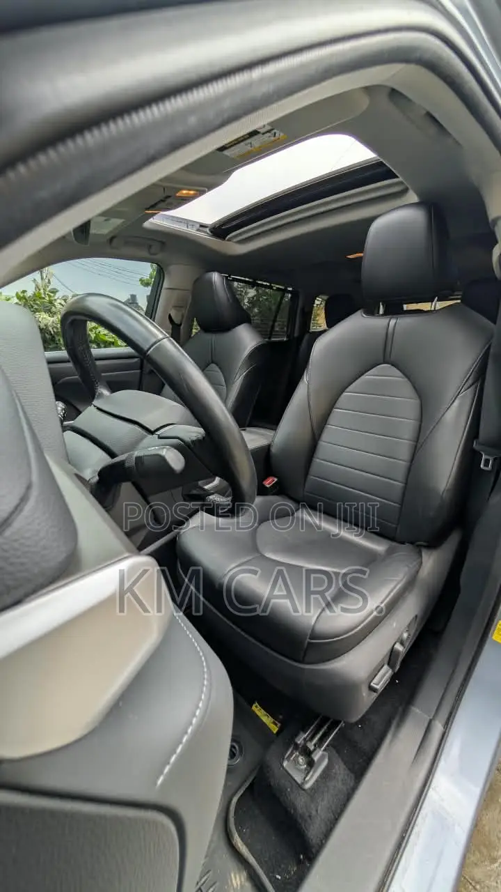 Toyota Highlander XLE AWD 2020 Blue