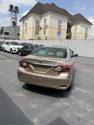 Toyota Corolla 2012 Beige