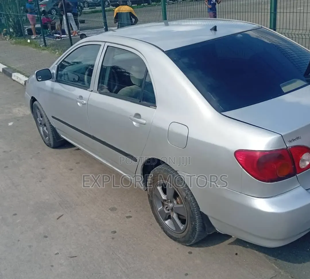 Toyota Corolla 2004 Silver