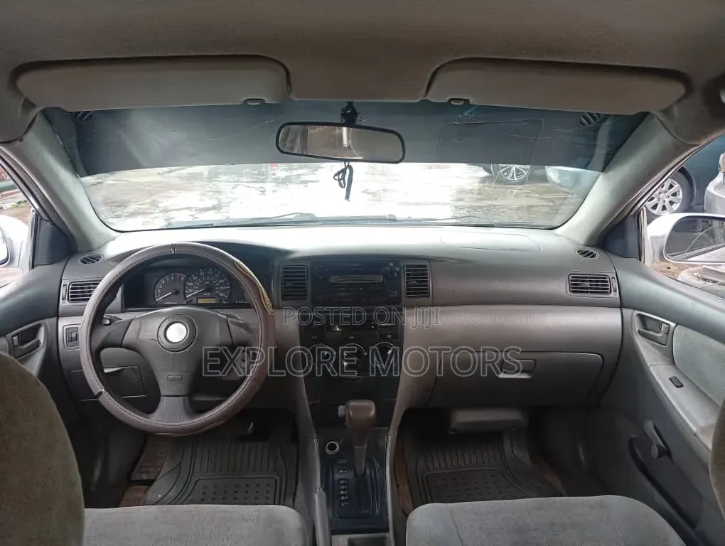 Toyota Corolla 2004 Silver