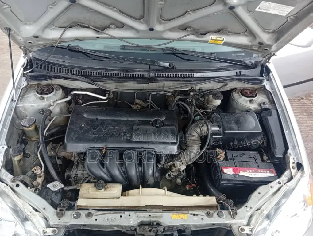 Toyota Corolla 2004 Silver