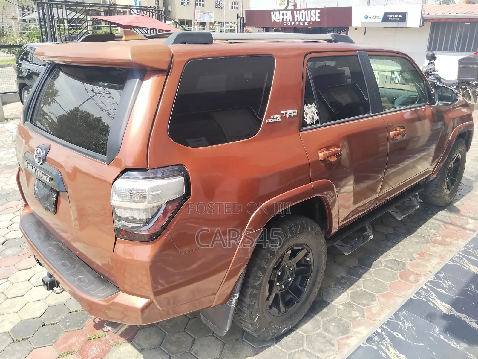 Toyota 4-Runner 2018 Orange