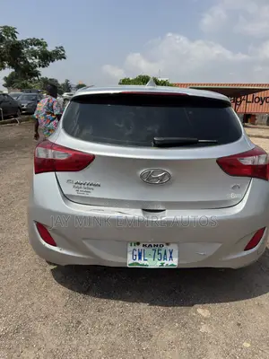 Hyundai Elantra 2016 Silver