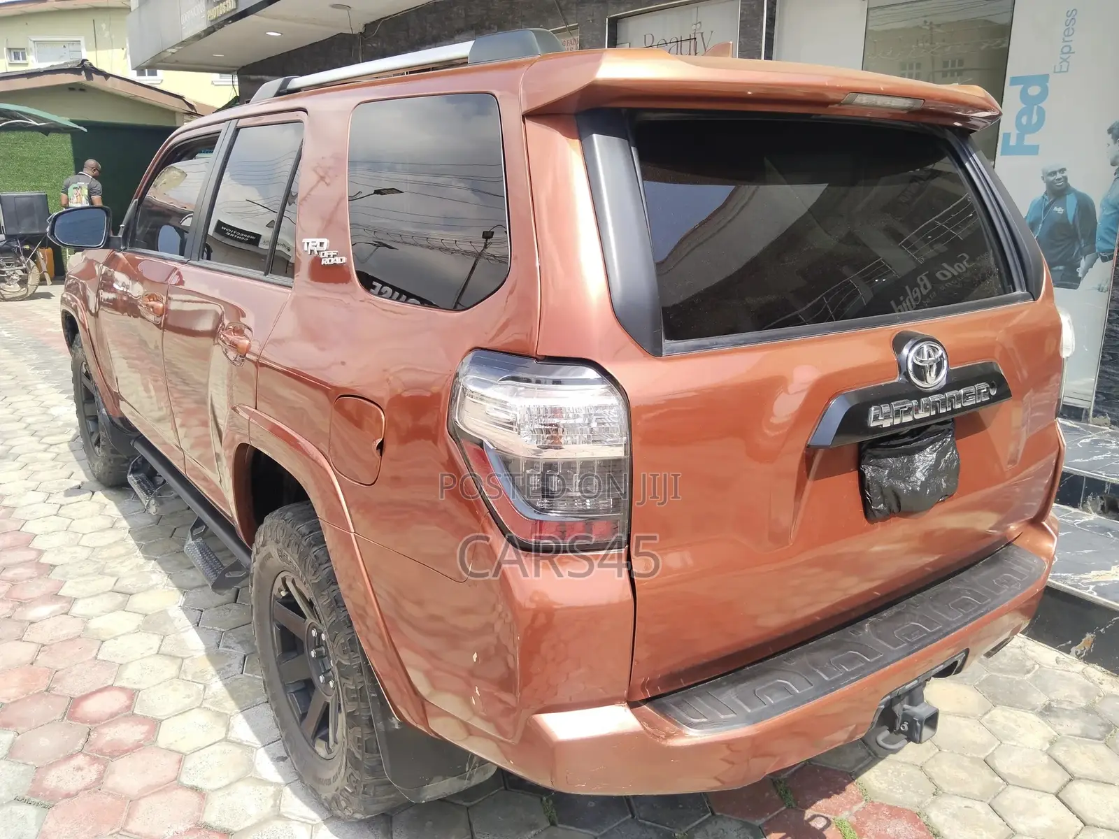 Toyota 4-Runner 2018 Orange