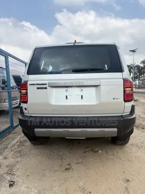 Toyota Land Cruiser 2026 White