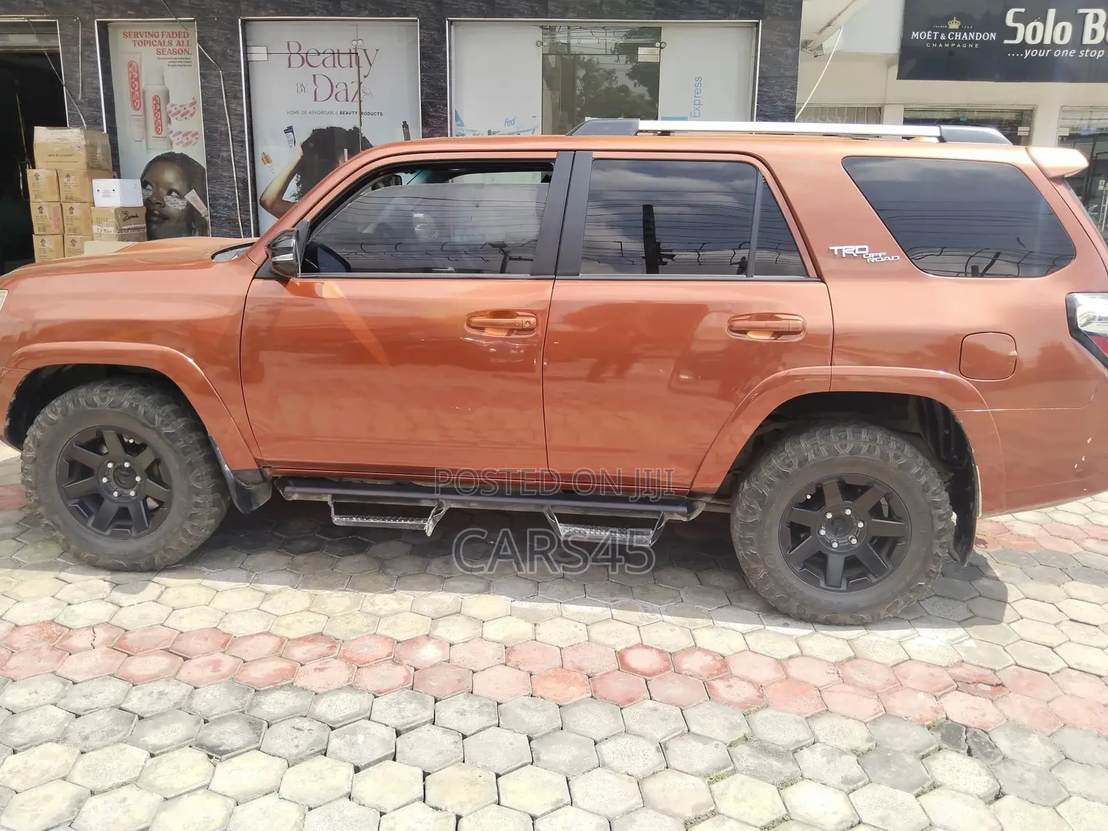 Toyota 4-Runner 2018 Orange