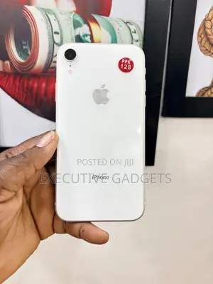 Apple iPhone XR 128 GB White