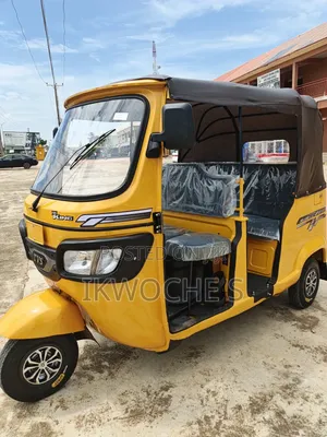 TVS HLX Plus ES 2022 Yellow