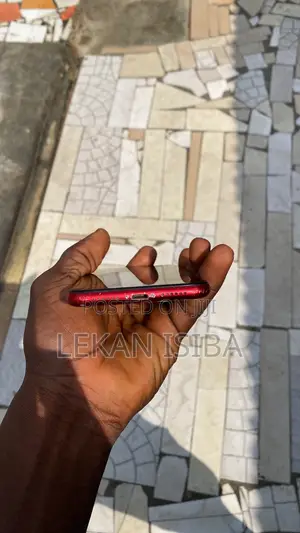 Apple iPhone XR 64 GB Red
