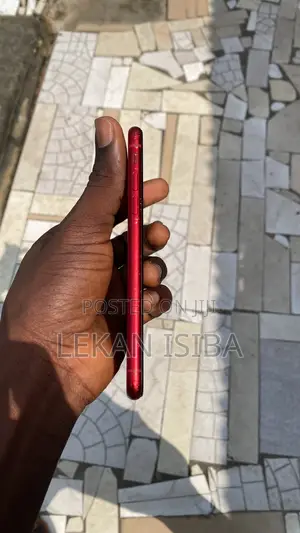 Apple iPhone XR 64 GB Red