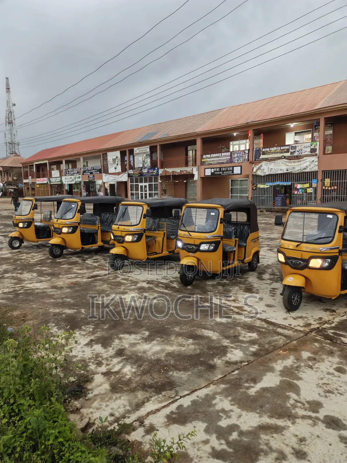 TVS HLX Plus ES 2022 Yellow