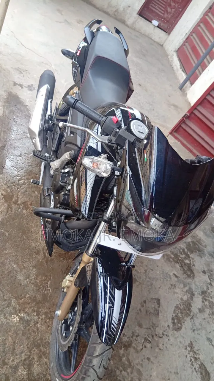 New TVS Apache RTR 160 2v Refresh X-connect 2025 Black