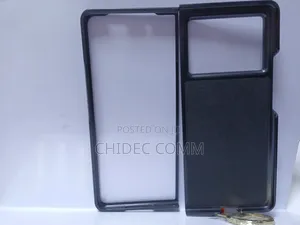 Tecno v Fold 2