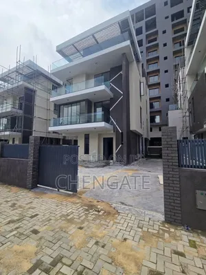 5bdrm Duplex in Banana Island for sale