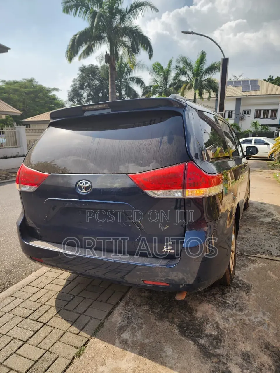 Toyota Sienna 2011 Blue