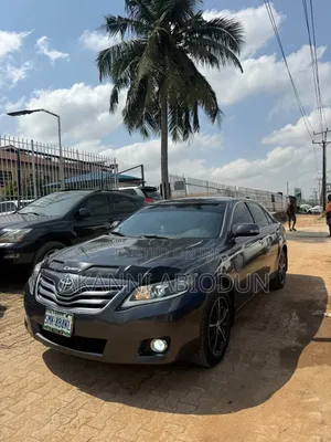 Toyota Camry LE 4dr Sedan (2.5L 4cyl 6AM) 2010 Gray