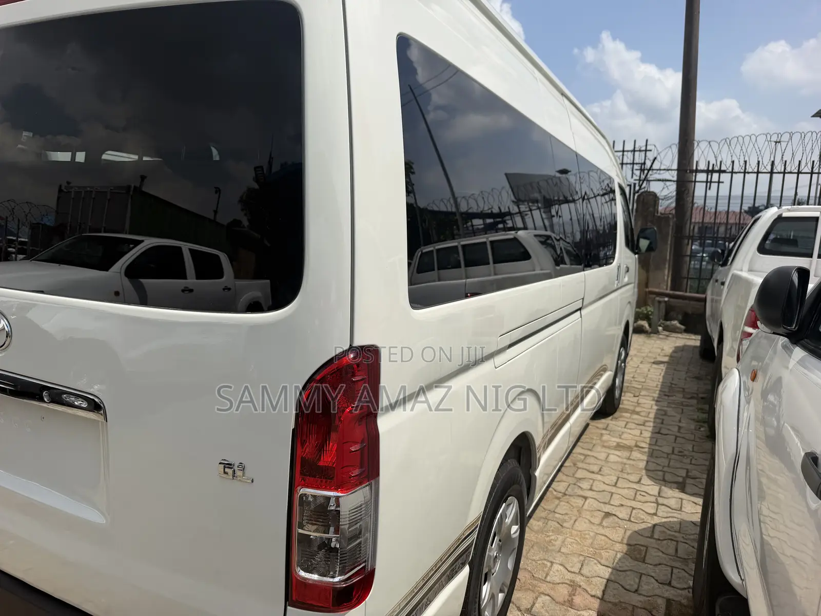 Toyota HiAce 2018 White