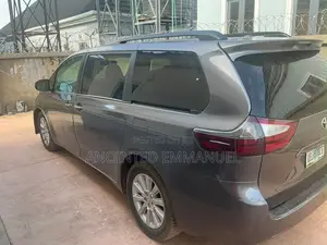 Toyota Sienna 2010 Gray