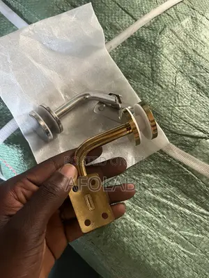 Glass to Pipe Stainless Rail