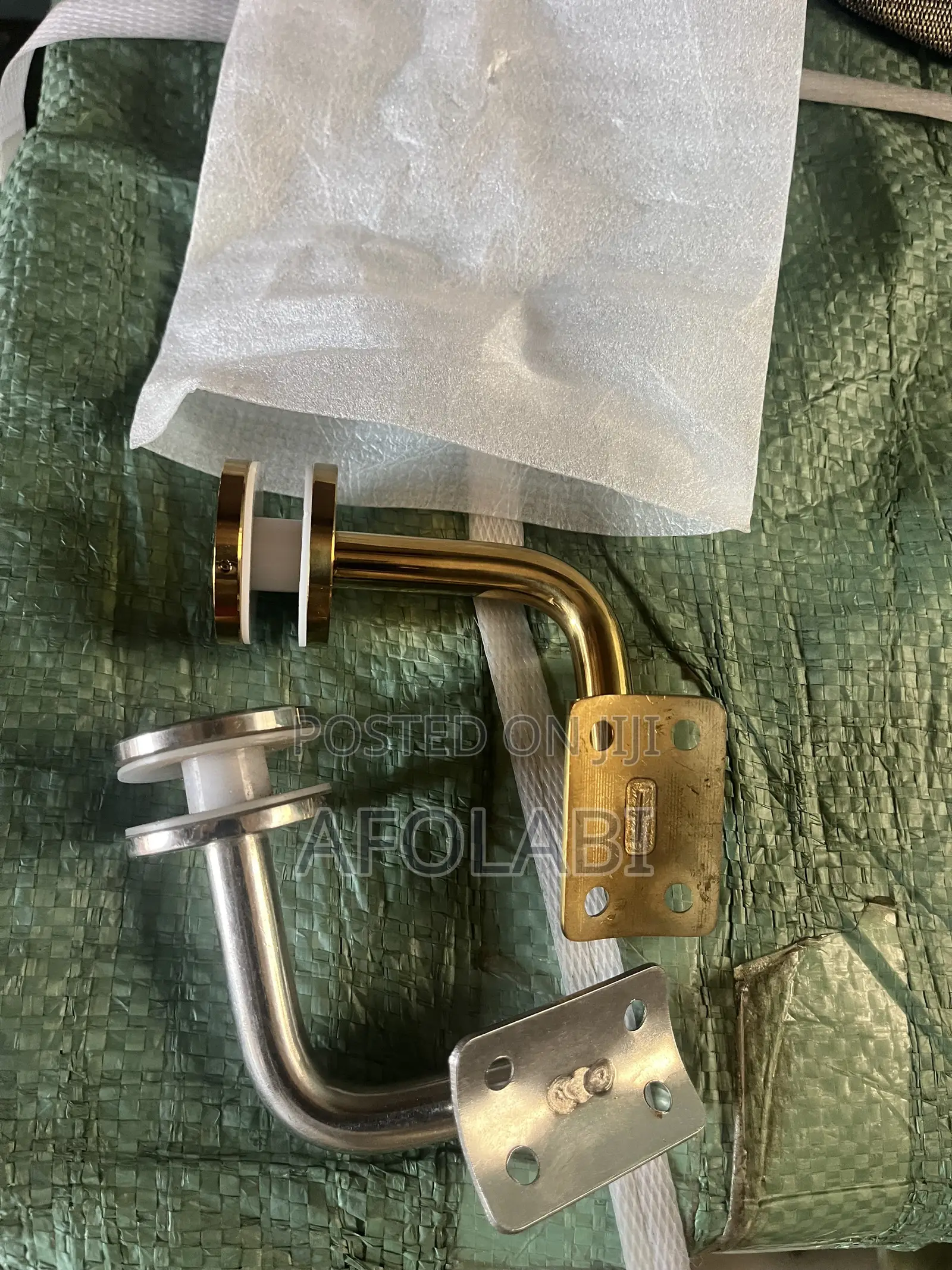 Glass to Pipe Stainless Rail