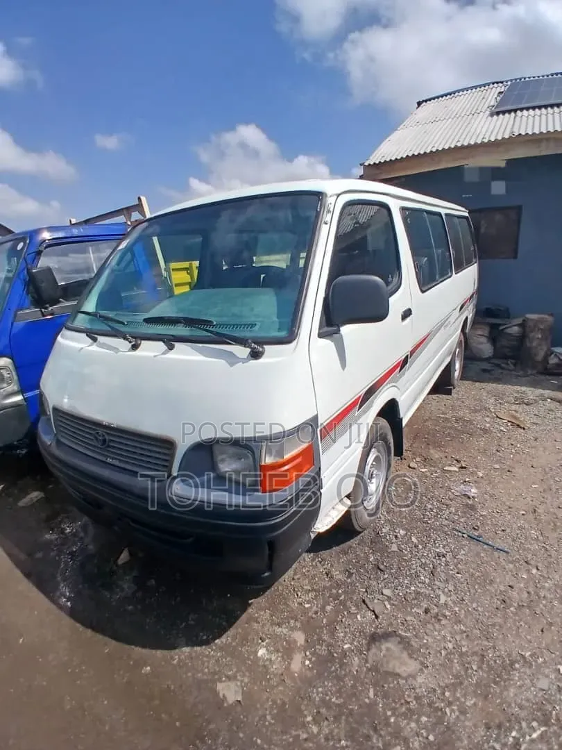 Toyota HiAce 1998 White