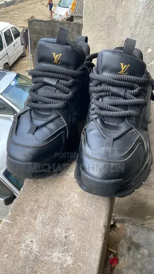 Louis Vuitton Shoe Fairly Used Very Negotiable