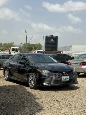 Toyota Camry XLE FWD (2.5L 4cyl 8AM) 2018 Black