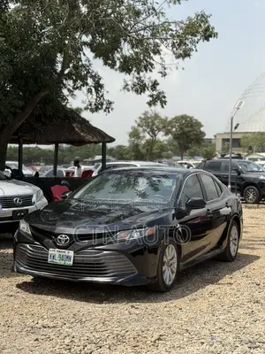 Toyota Camry XLE FWD (2.5L 4cyl 8AM) 2018 Black
