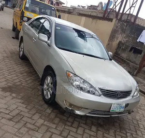 Toyota Camry 2005 Silver
