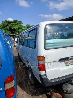 Toyota HiAce 1998 White