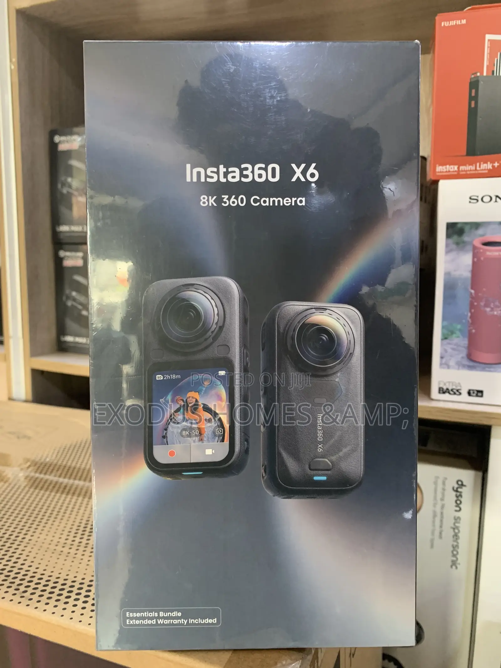 Insta360 X6 8K 360 Camera Essentials Bundle
