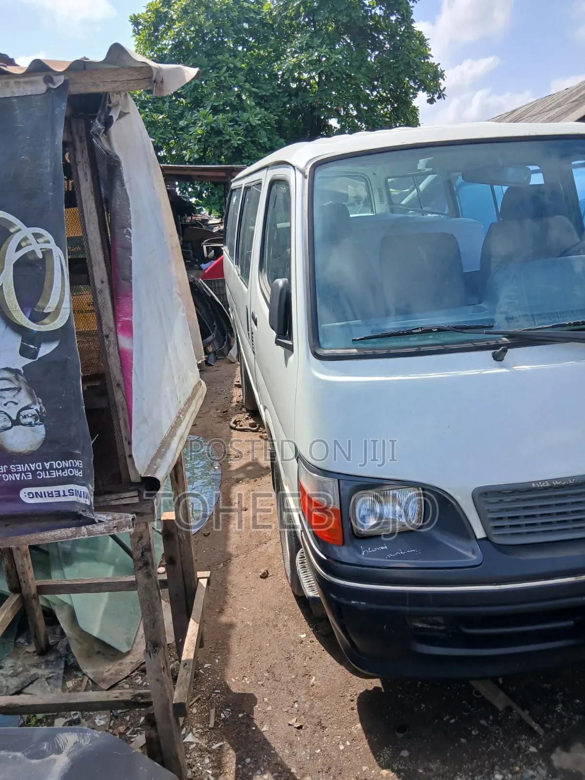 Toyota HiAce 1998 White
