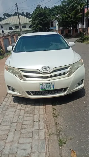 Toyota Venza 2010 White