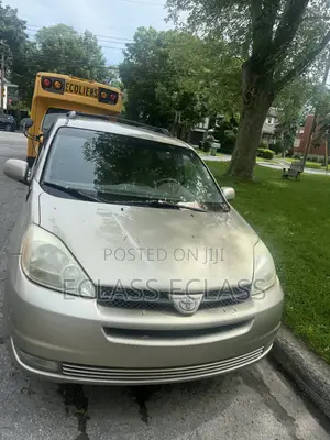 Toyota Sienna 2006 Green