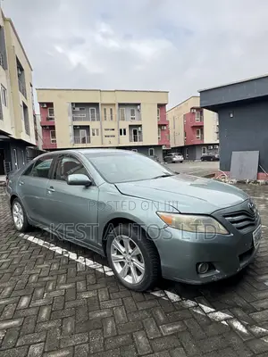 Toyota Camry 2010 Green