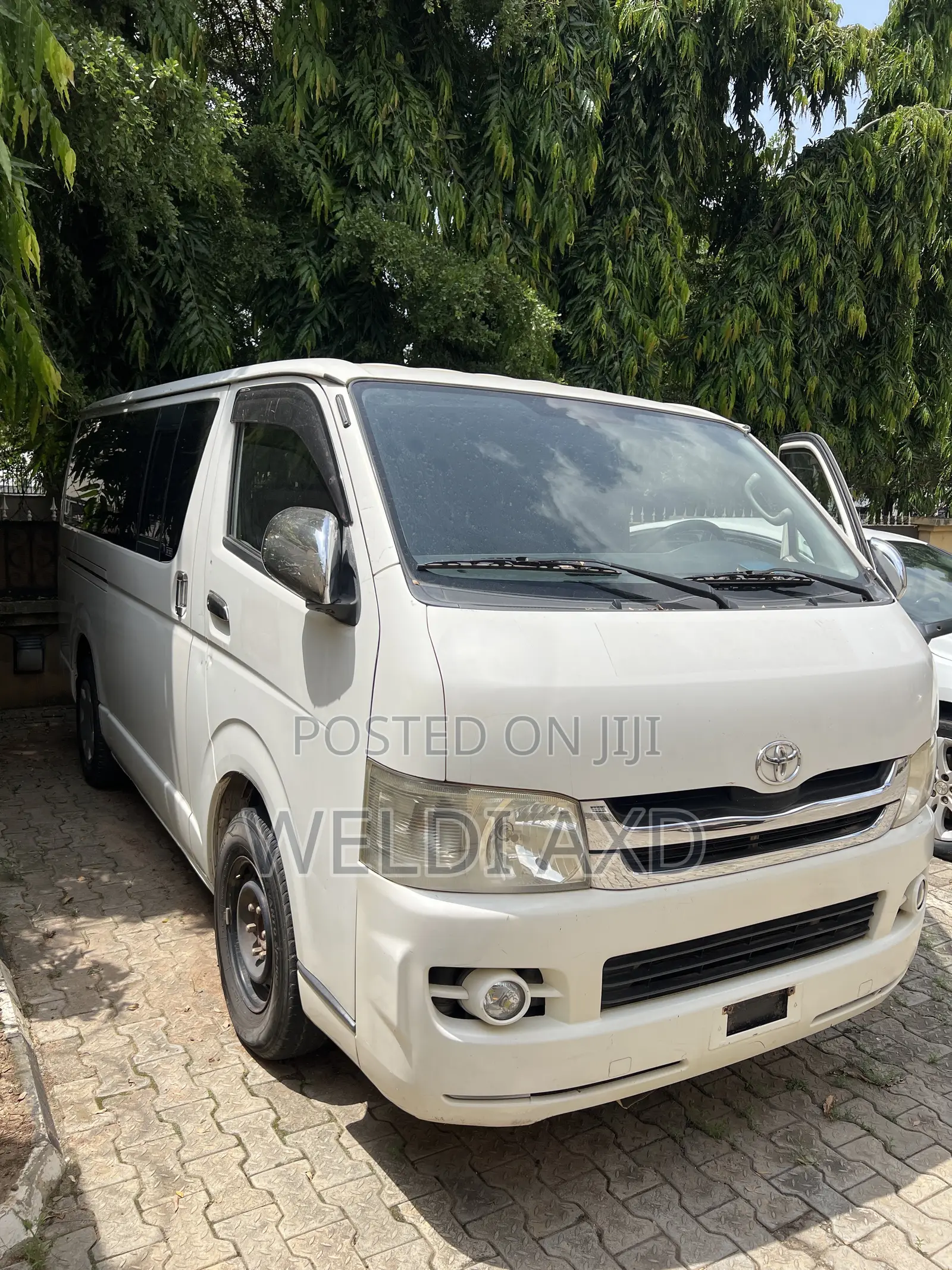 Toyota HiAce 2015 White