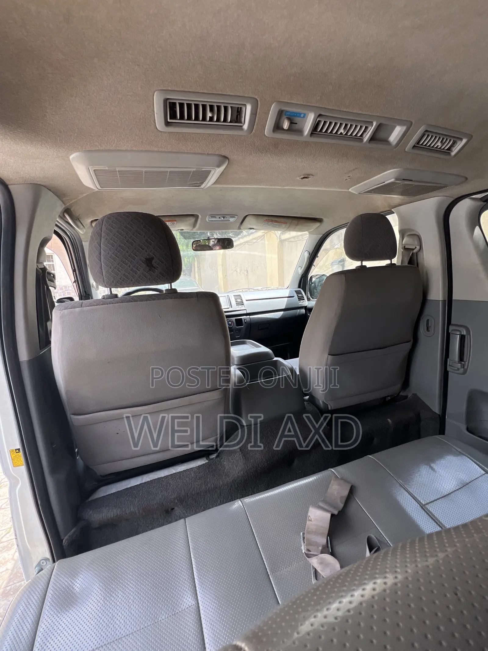 Toyota HiAce 2015 White
