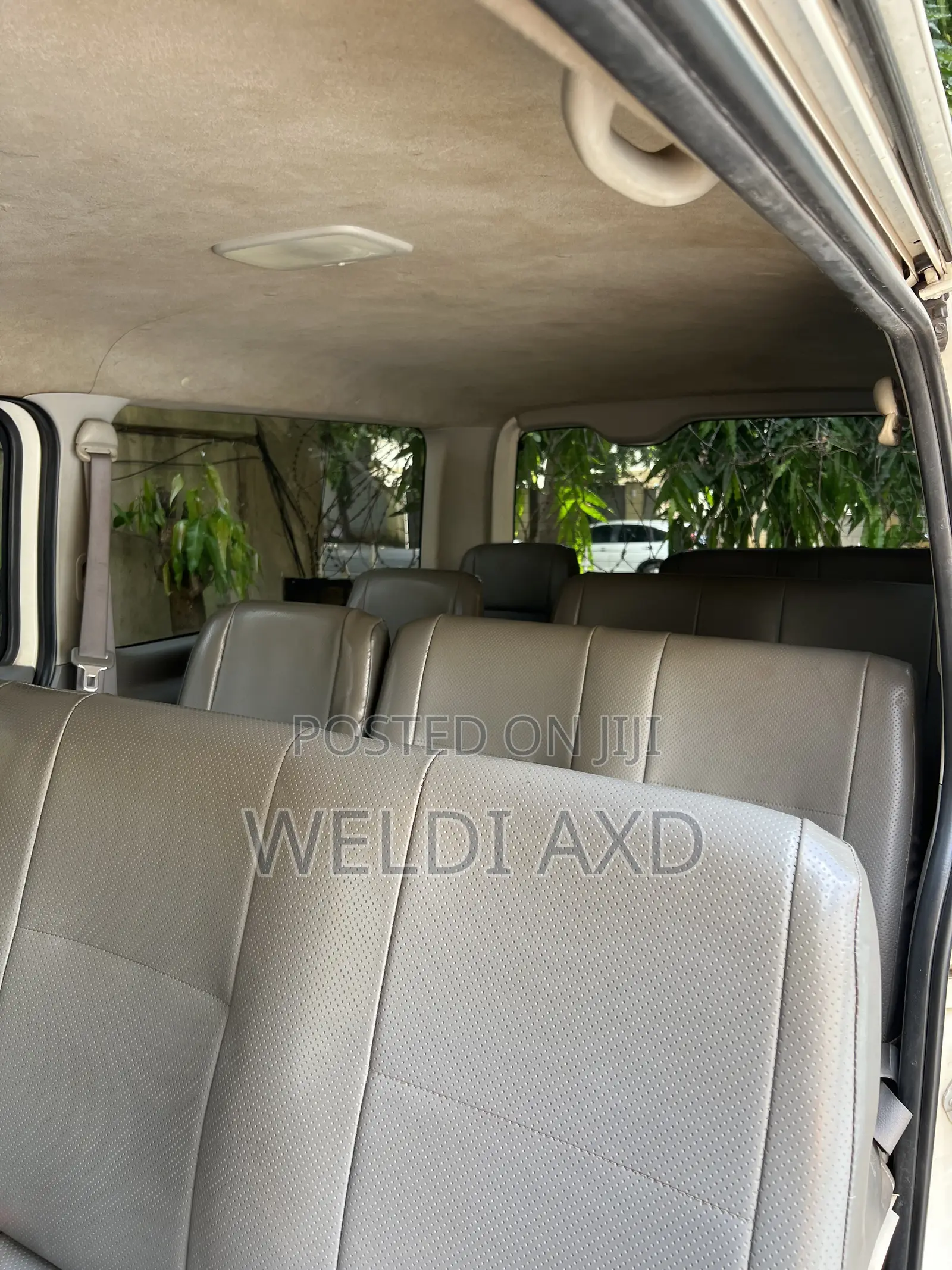 Toyota HiAce 2015 White