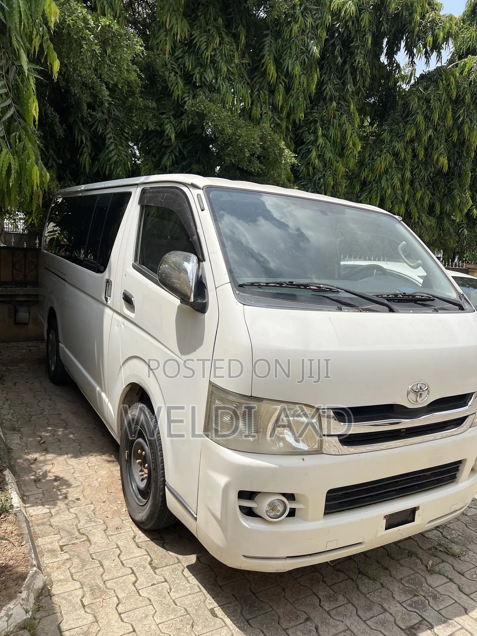 Toyota HiAce 2015 White