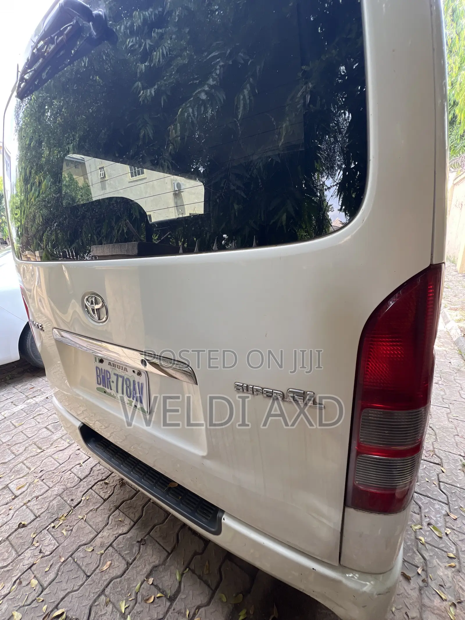 Toyota HiAce 2015 White
