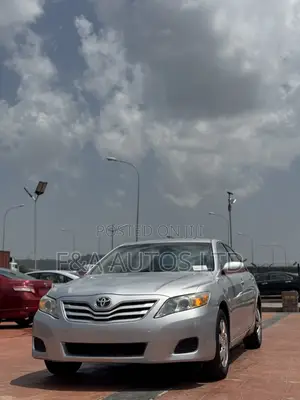 Toyota Camry LE 4dr Sedan (2.4L 4cyl 5A) 2009 Silver