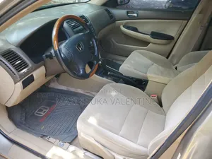 Honda Accord 2005 Gold
