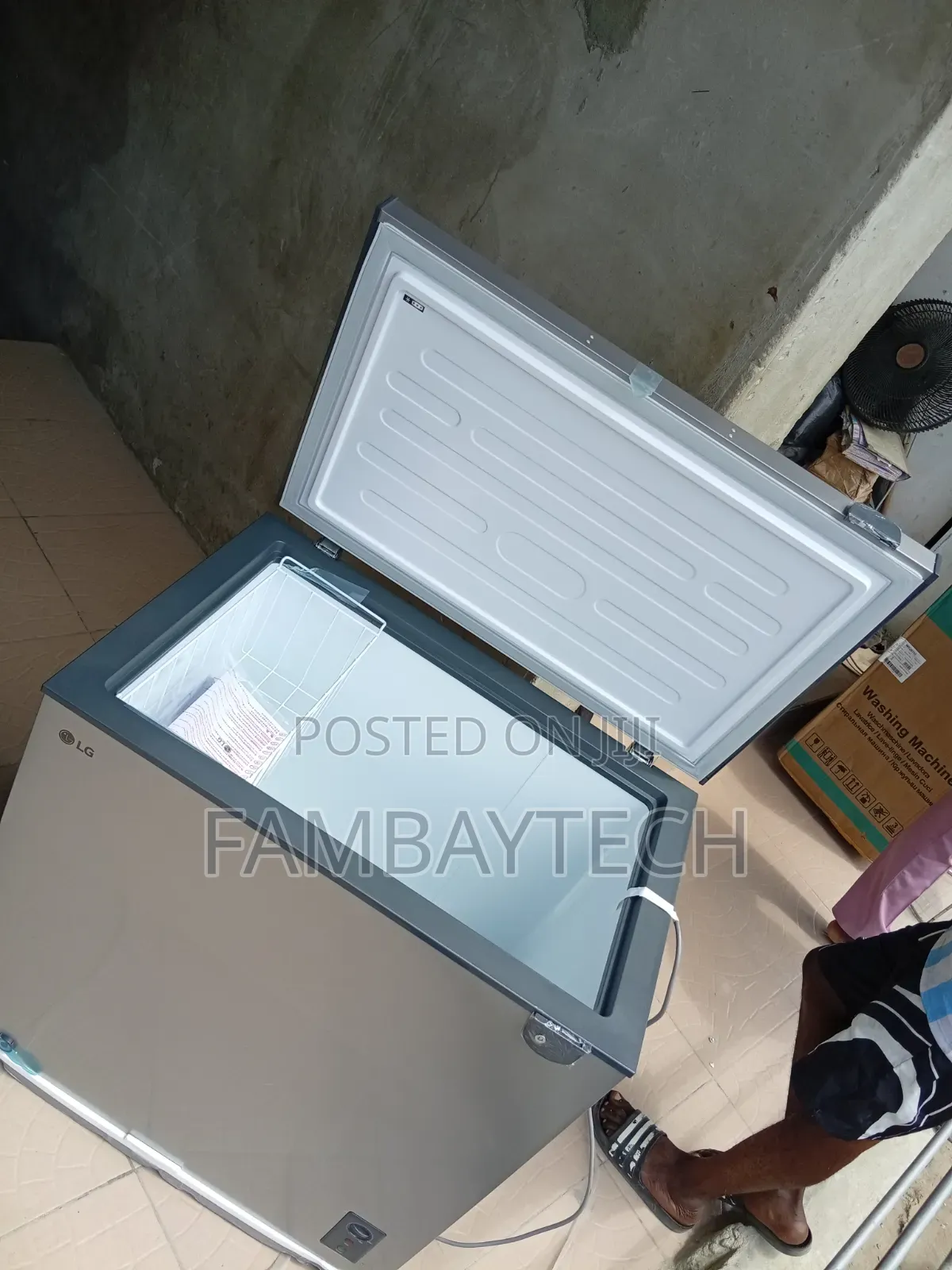 LG 194L Chest Freezer - Spacious & Durable