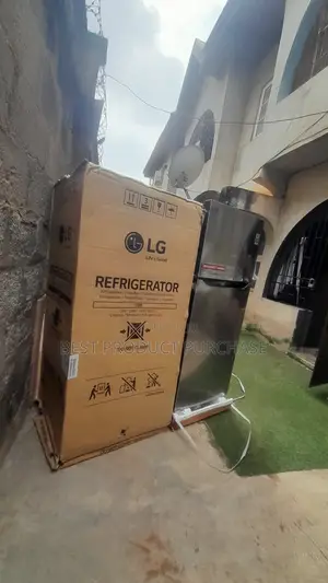LG 260L Fridge – Convenient Storage for Food and Drinks