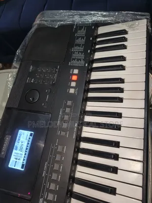 Yamaha PSR E463