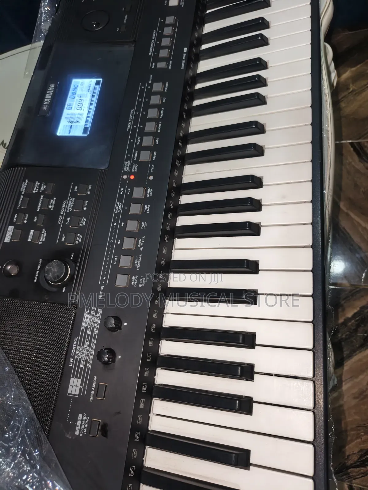Yamaha PSR E463